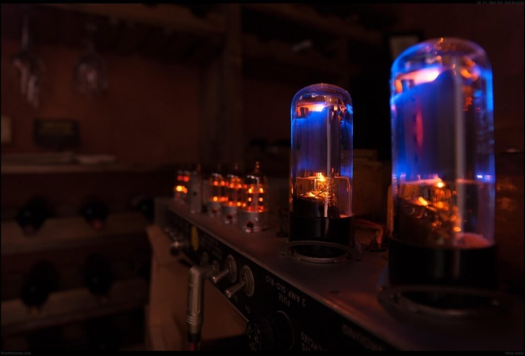 transistors vs vacuum tubes